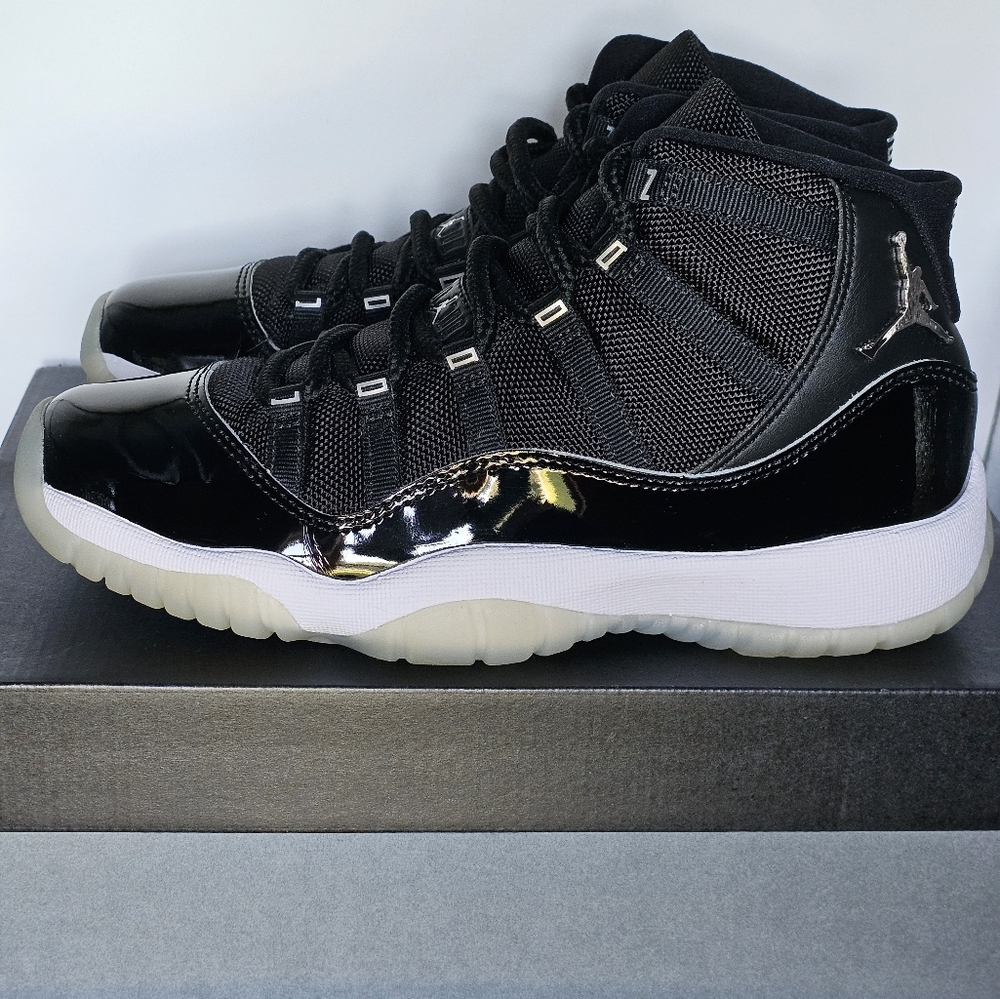 Nike Air Jordan 11 Retro 'Jubilee' GS 6.5Y 378038-011